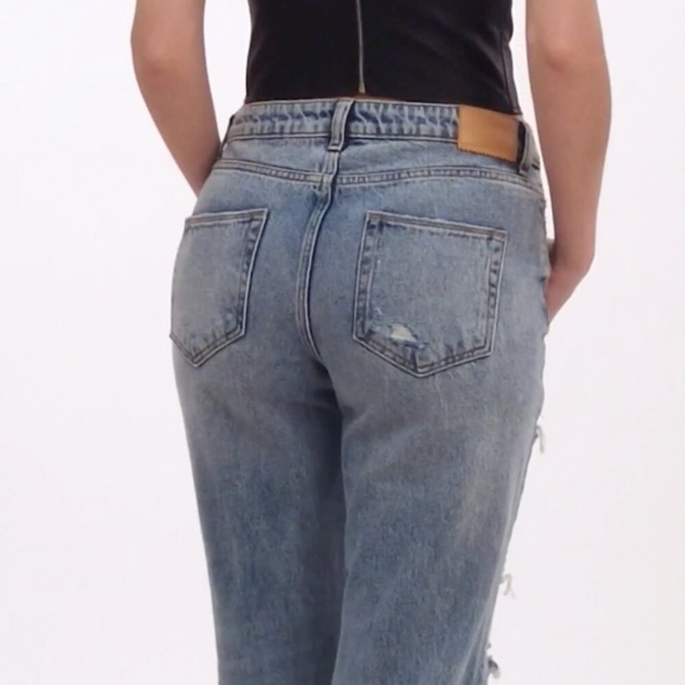 Avec Les Filles Light Wash Distressed Split Seam Jeans | Anthropologie | Size 29